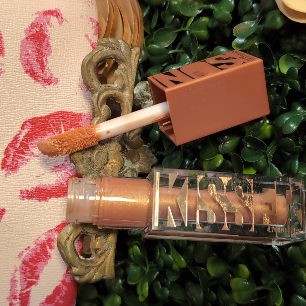 Lippy Lip Makeup Lot - Picture 8 of 16